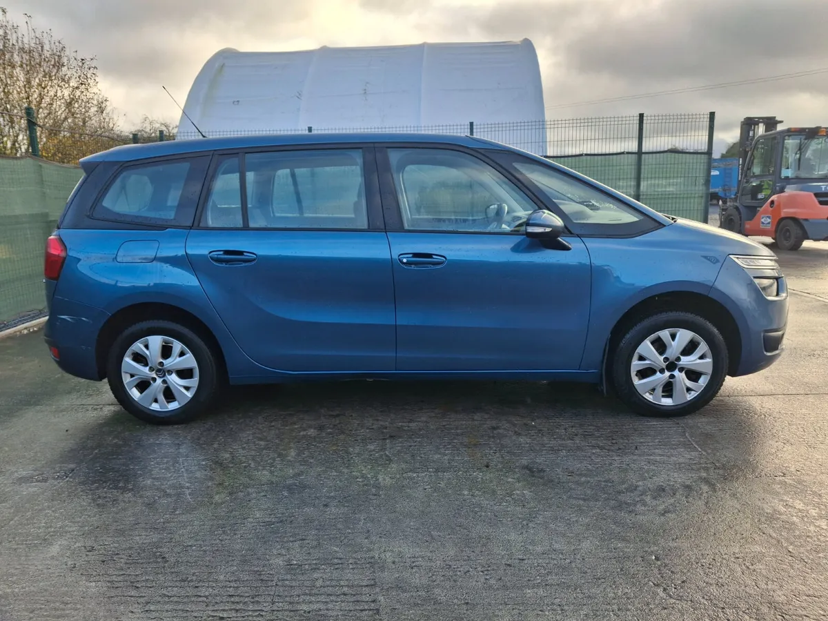 142 Citroen C4 Picasso 7 seater.Drive home - Image 2