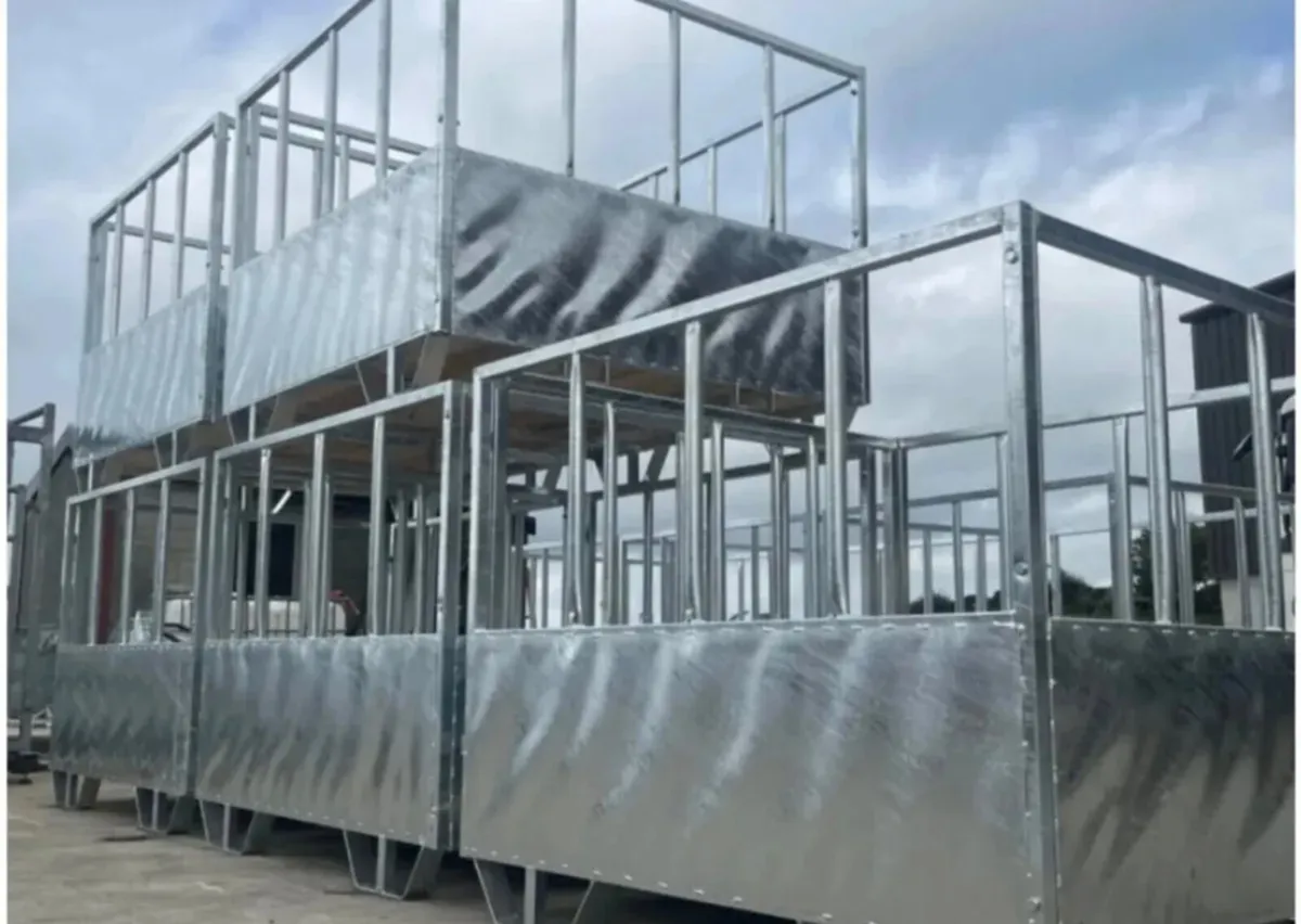 SQUARE FEEDERS NEW - Image 2