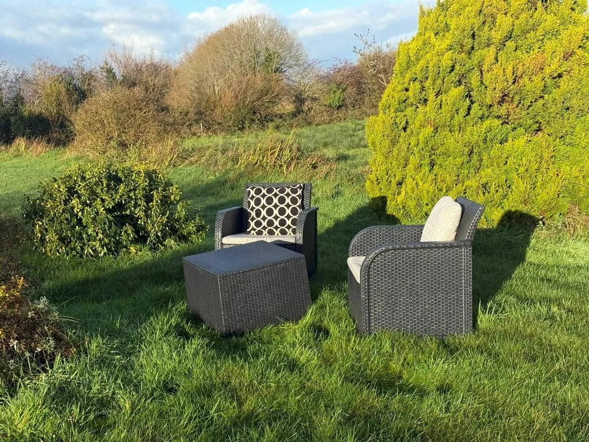 Rattan 3 piece garden furniture - Image 4