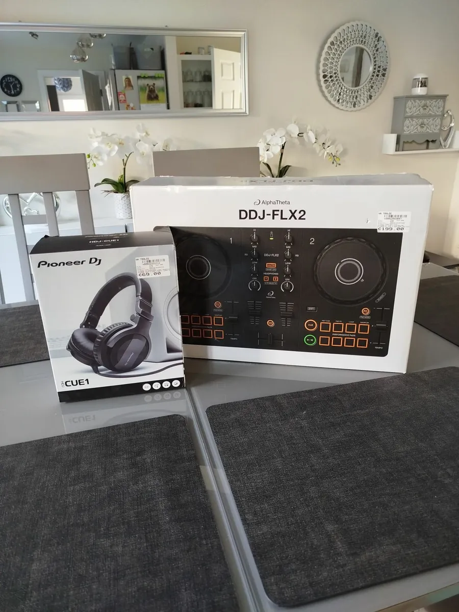 DDJ-FLX2 DJ console & Pioneer DJ headphones HDJ- C - Image 1