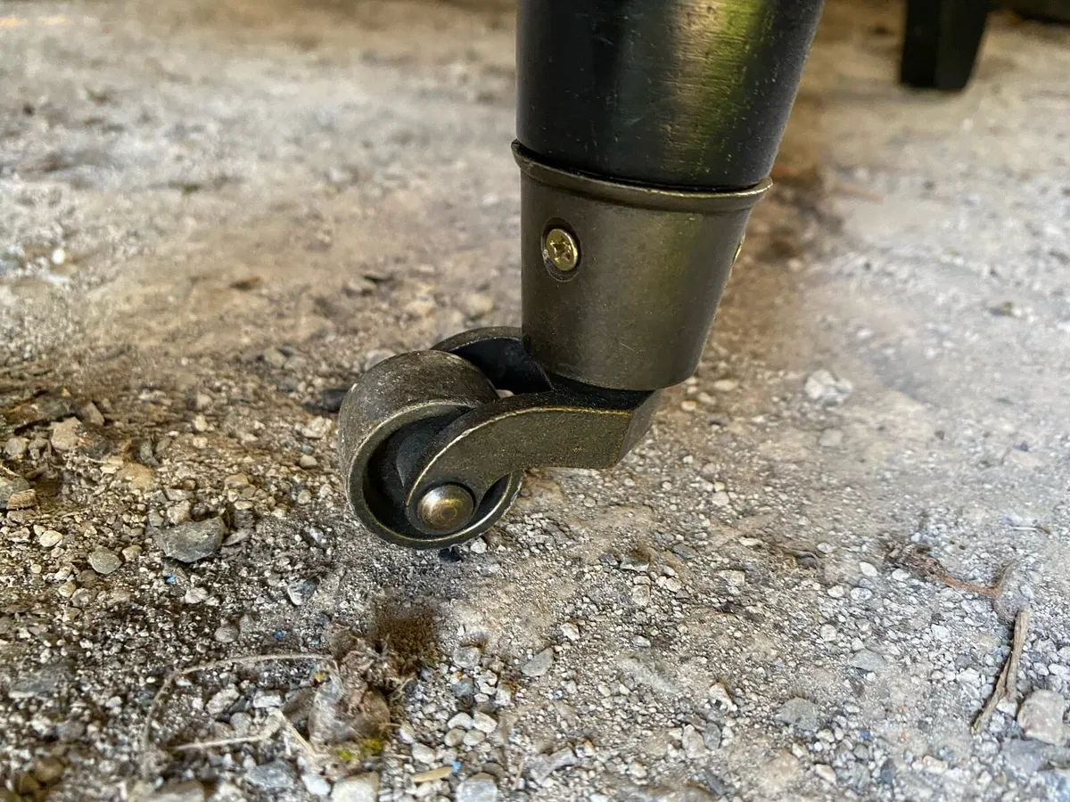 Leather artsome wing chair - Image 2