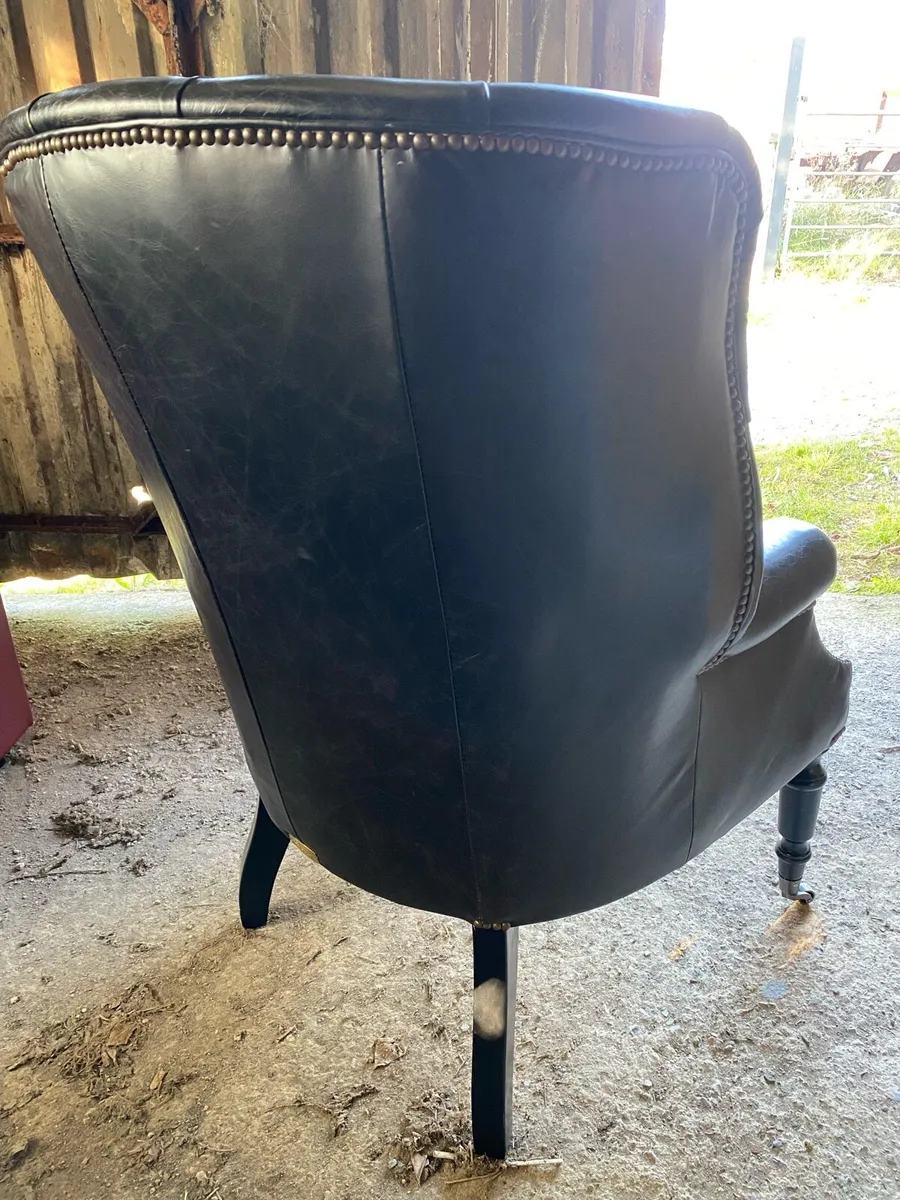 Leather artsome wing chair - Image 3