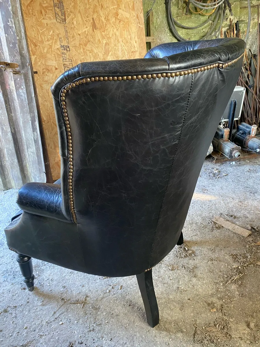 Leather artsome wing chair - Image 4