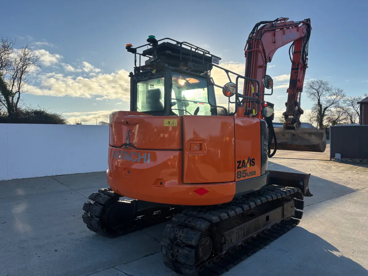 Hitachi 85-5 year 2018 - Image 2