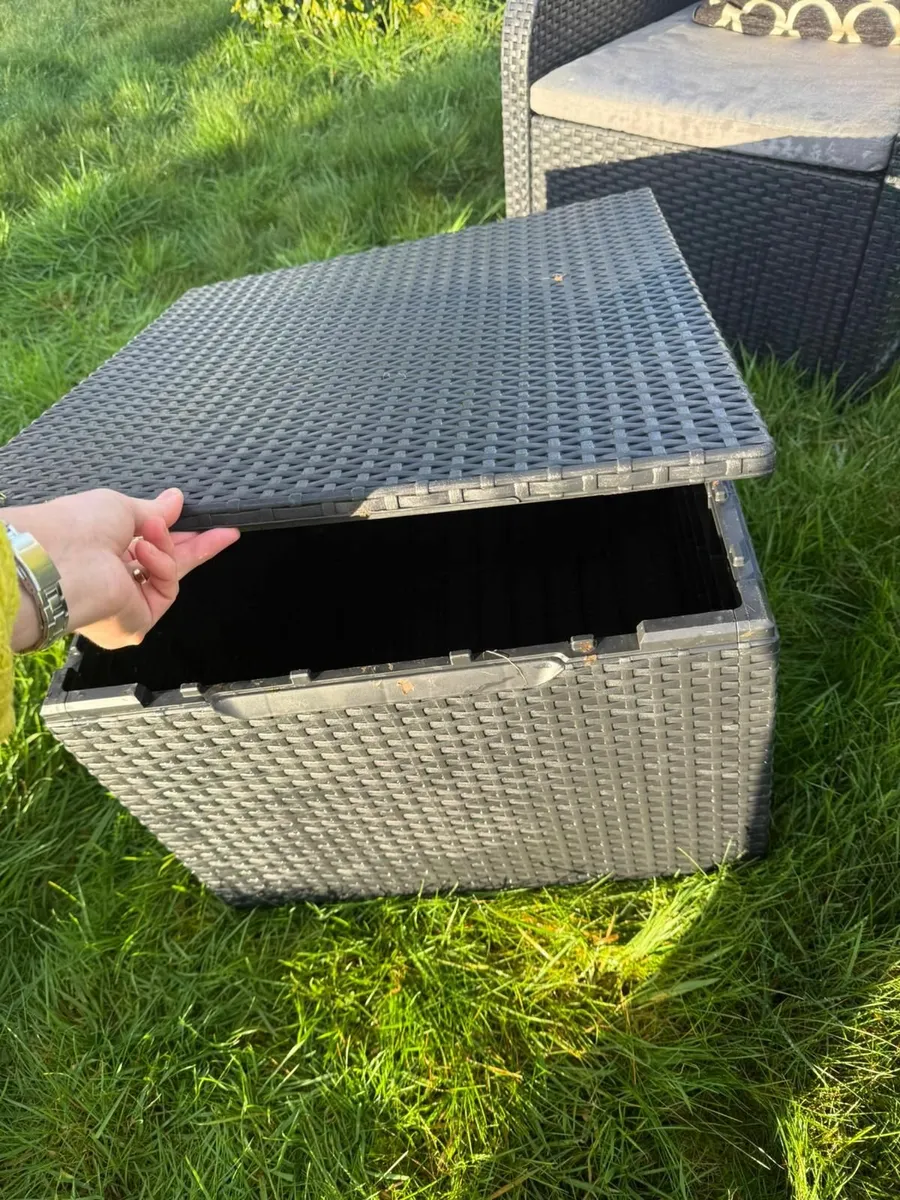 Rattan 3 piece garden furniture - Image 2