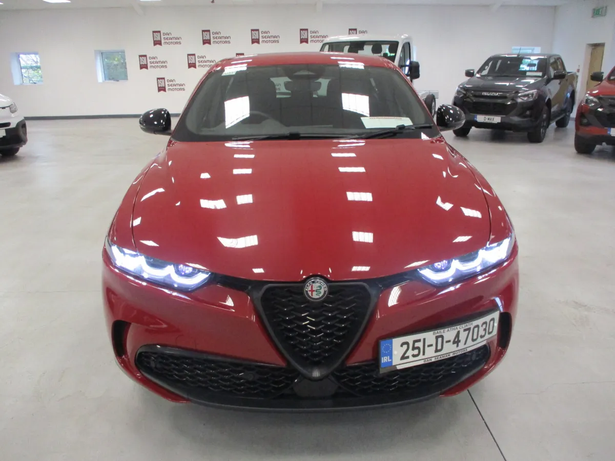 Alfa Romeo Tonale  VELOCE1.3 PHEV AWD 280 BHP 2025 - Image 4
