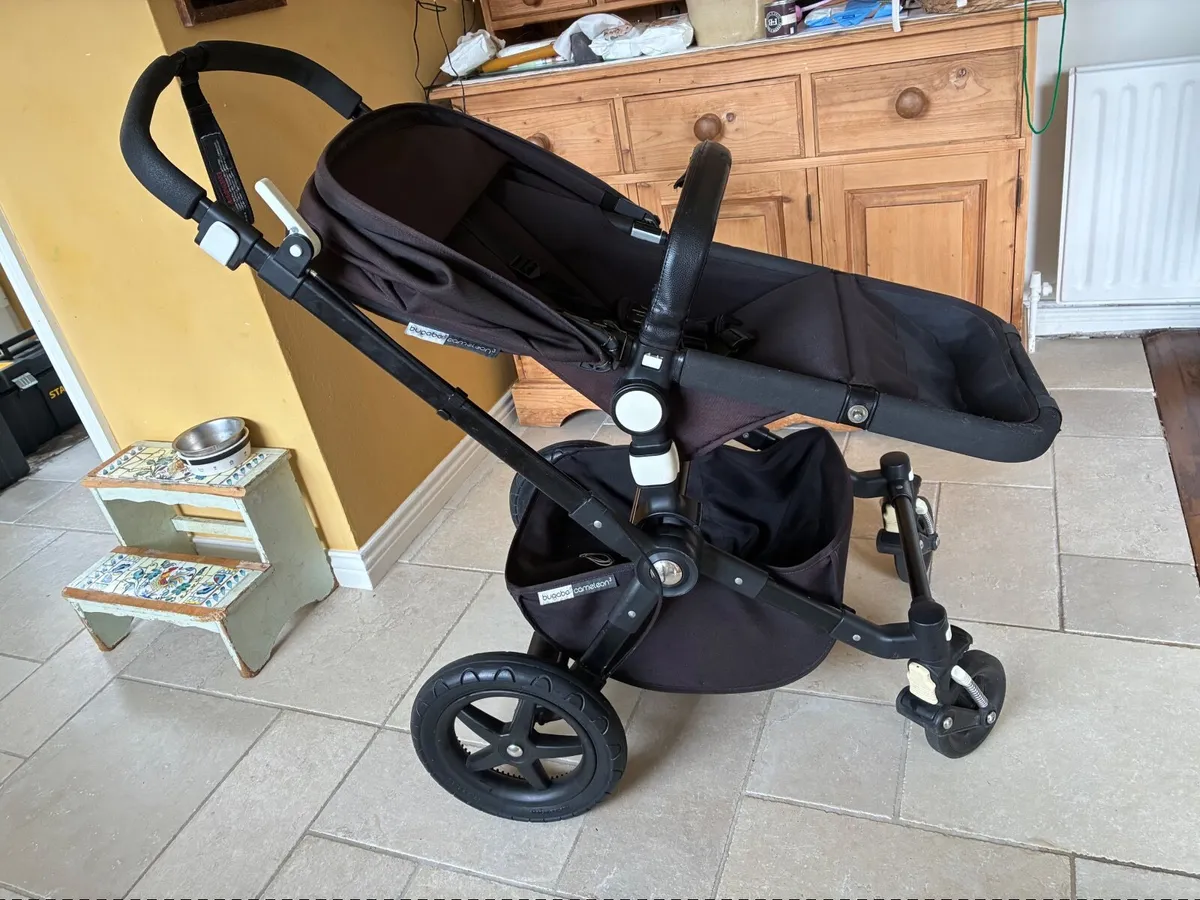 Black Bugaboo Fox: 2-in-1 Pram - Image 1