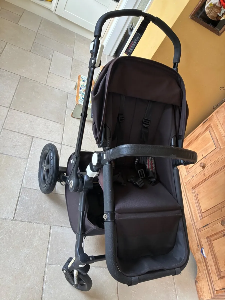 Black Bugaboo Fox: 2-in-1 Pram - Image 2