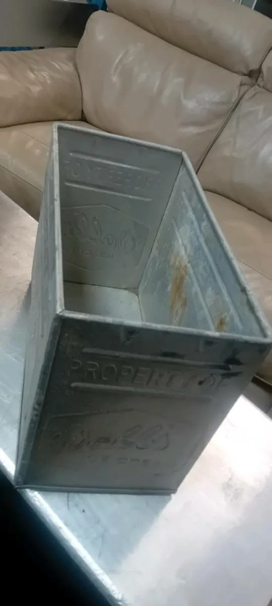 Original Walls Aluminium Ice Cream Tub - Image 2