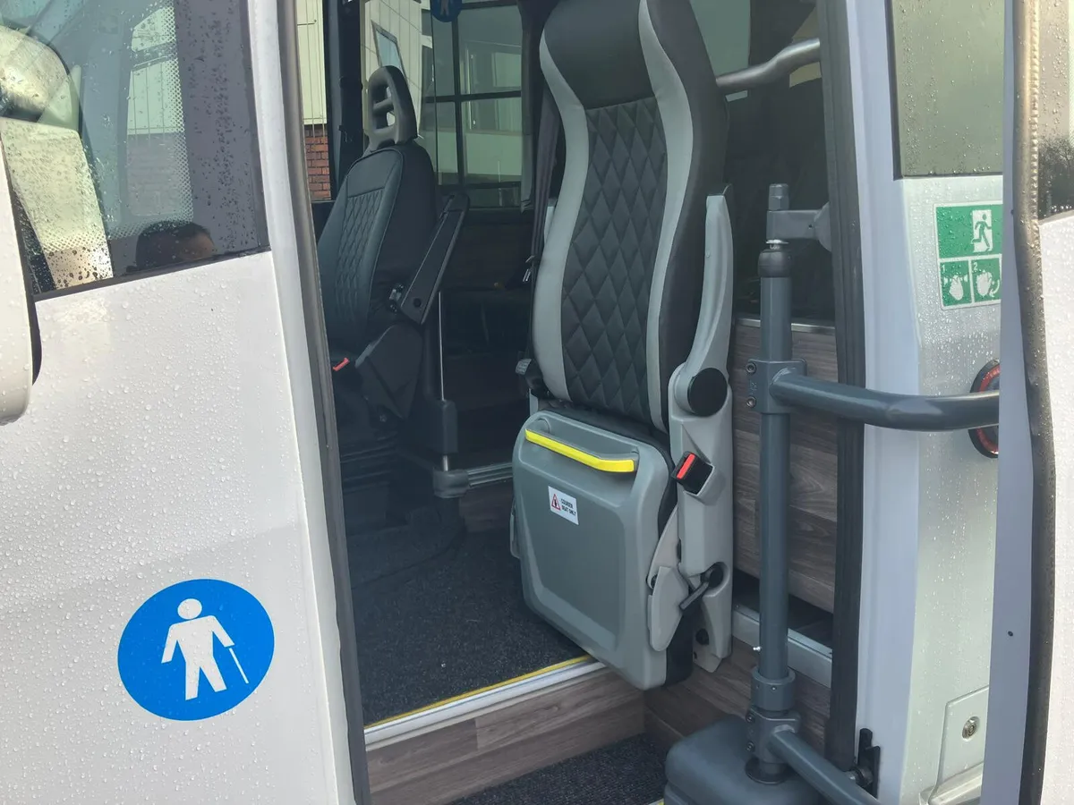 252 29+G+D Iveco Ferqui Sunrise ex Demo - Image 3