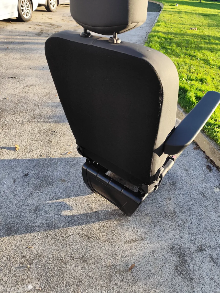 Renault master single passenger seat - Image 4