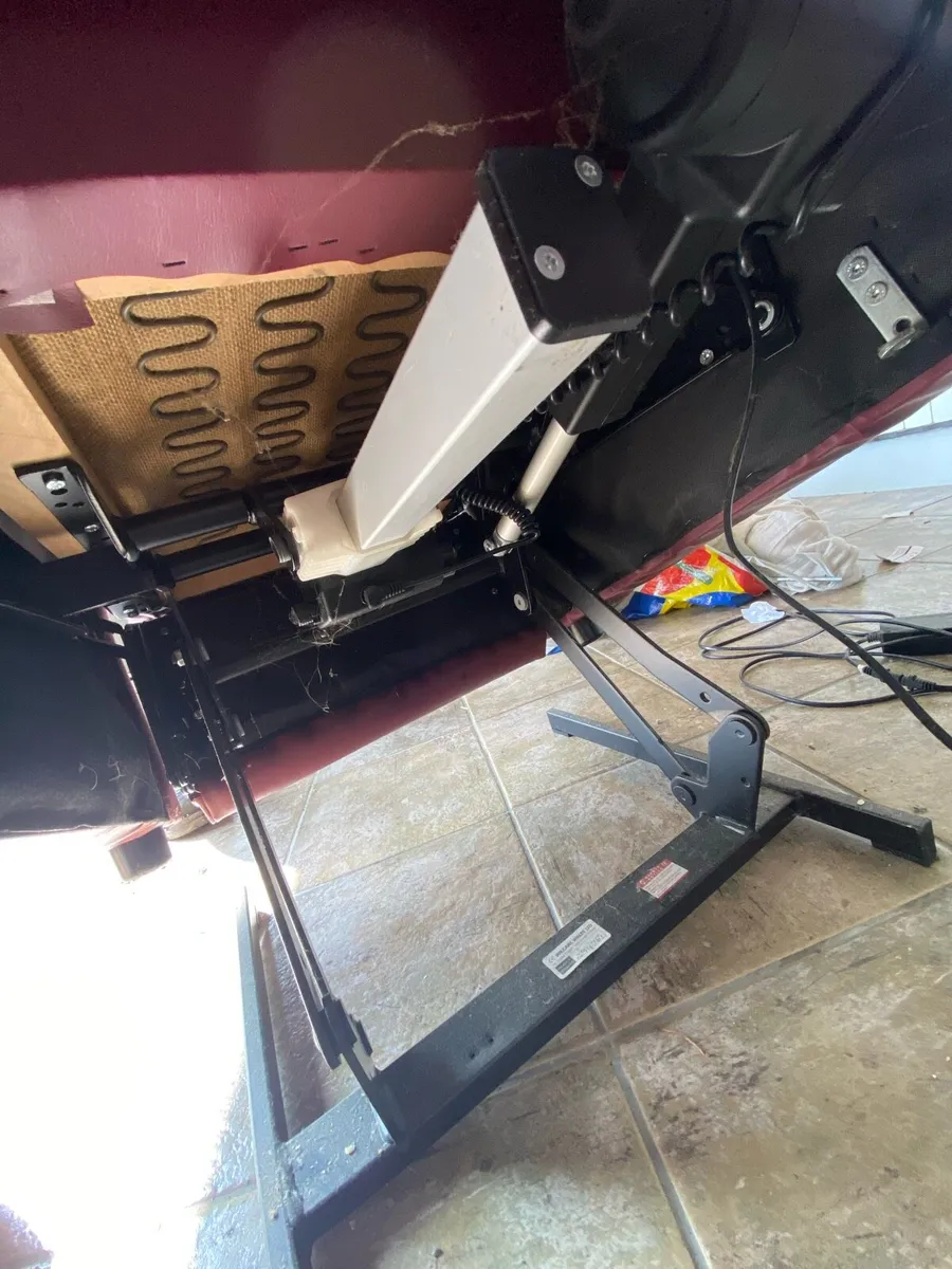 Riser Recliner armchair - Image 2