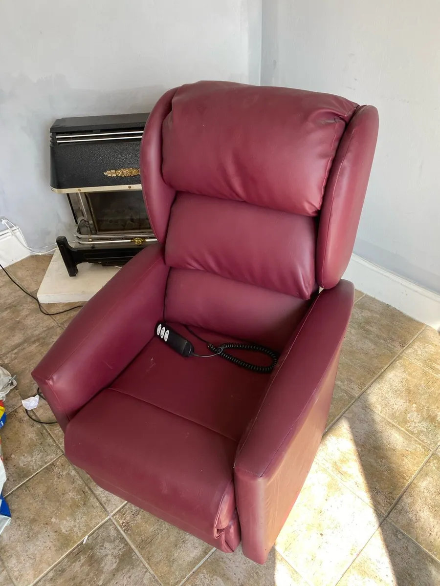 Riser Recliner armchair - Image 3
