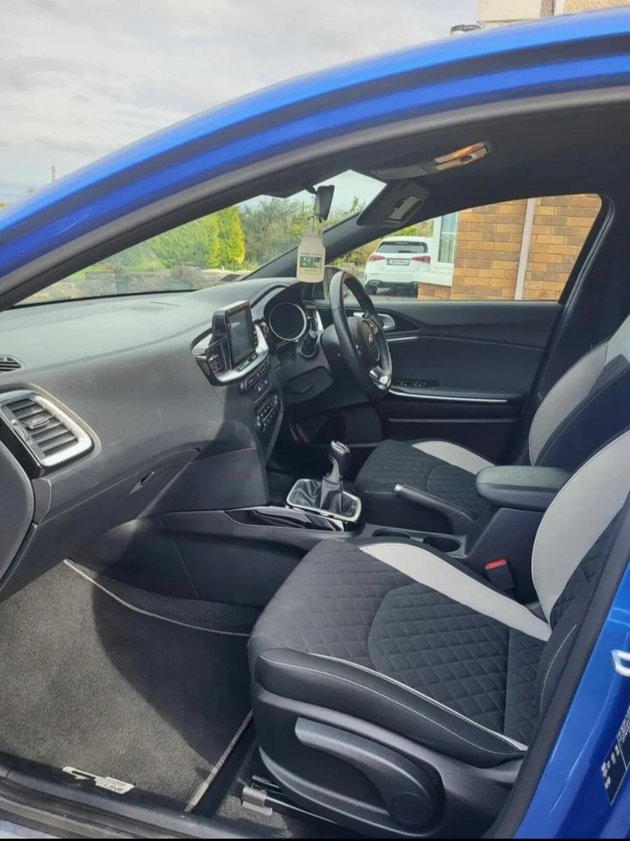 Kia Ceed - Image 4