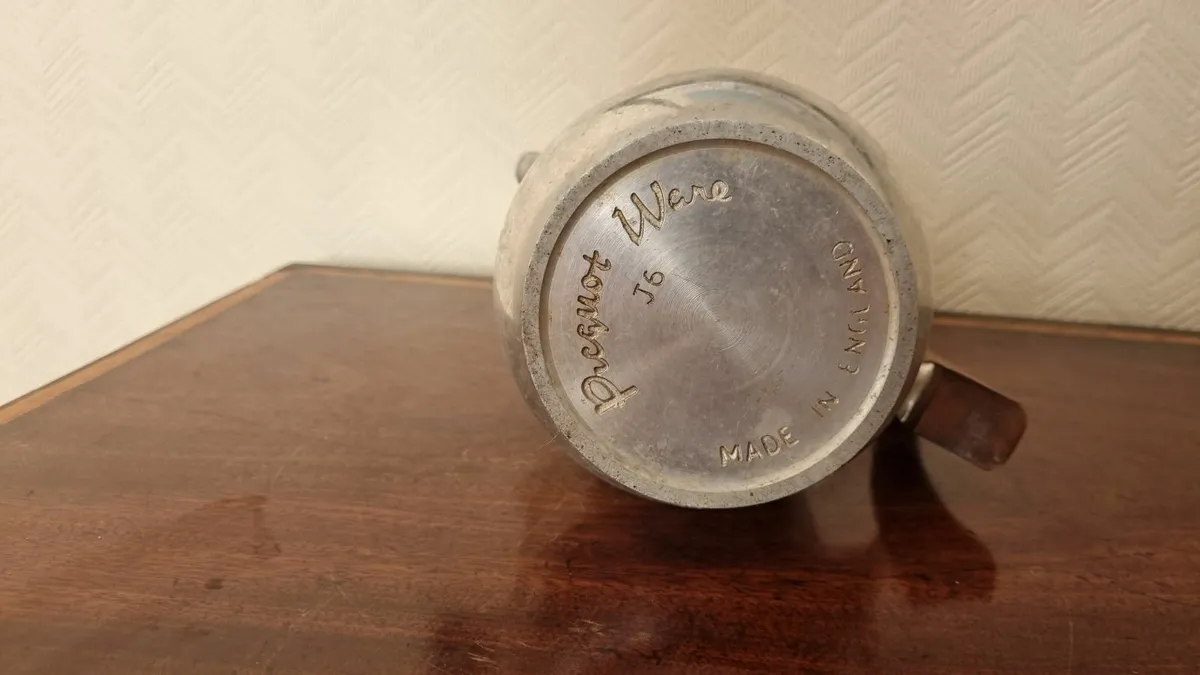 Vintage Picquot Ware Teapot - Image 4