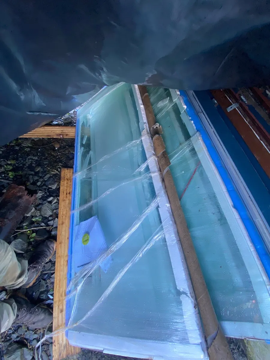 Shower glass and doors - Image 2