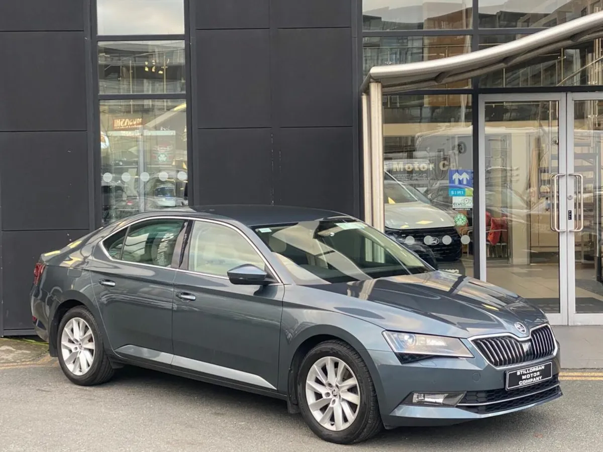 Skoda Superb 1.6 TDi Style Auto - Image 1