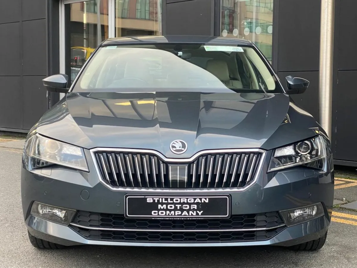 Skoda Superb 1.6 TDi Style Auto - Image 2