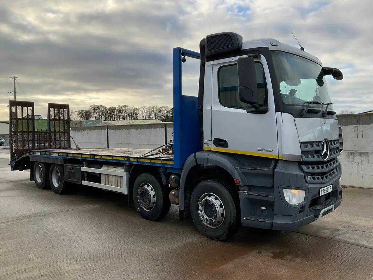 MERCEDES 32 TON AUTOMATIC BEAVERTAIL PLANT LORRY - Image 1