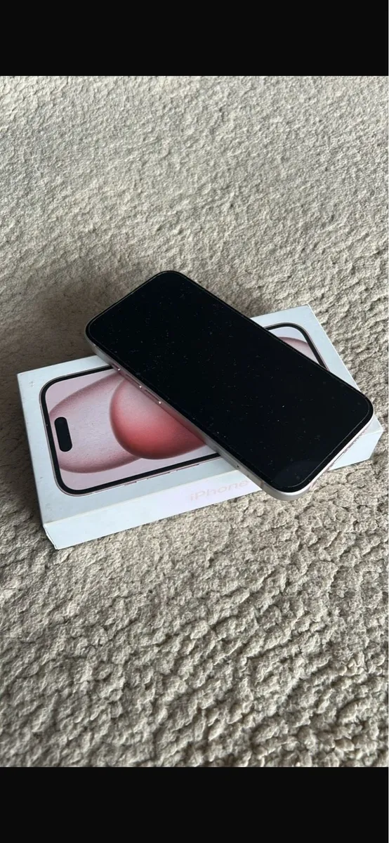 iPhone 15 - Image 4