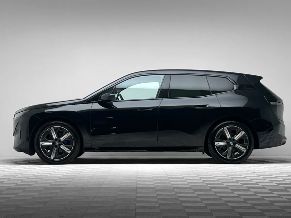 BMW iX 40 M SPORT XDRIVE *PAN ROOF* - Image 4