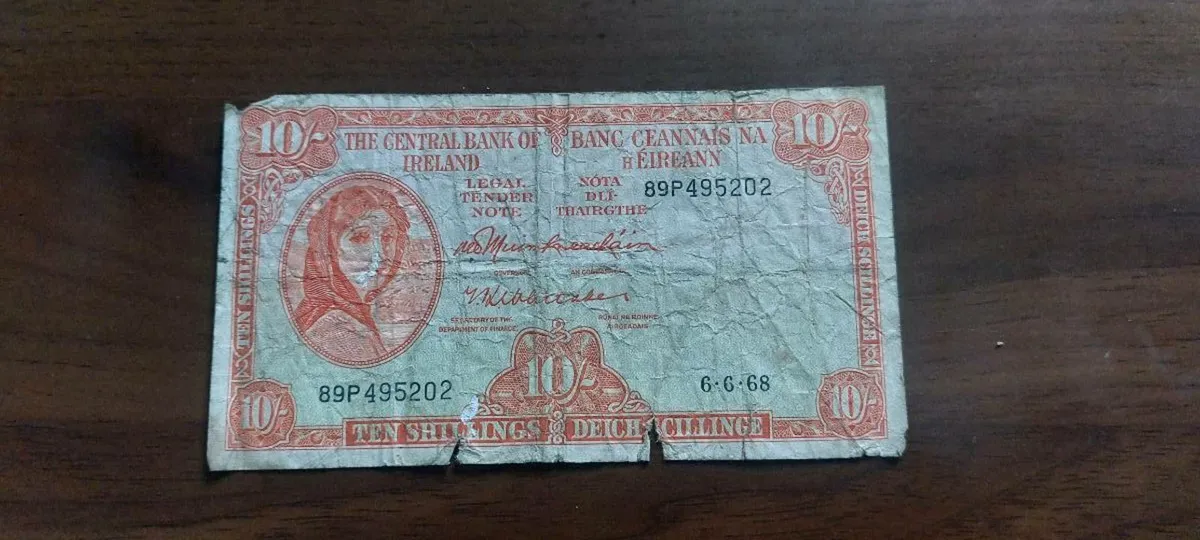 Lady Lavery Ten Shilling Notes – Set of 3 – Irish - Image 1