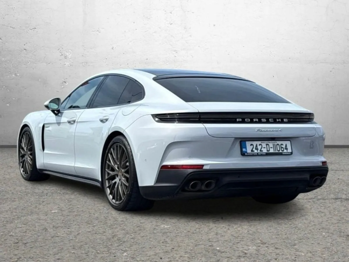 Porsche Panamera Panamera 4 E-Hybrid - Image 3