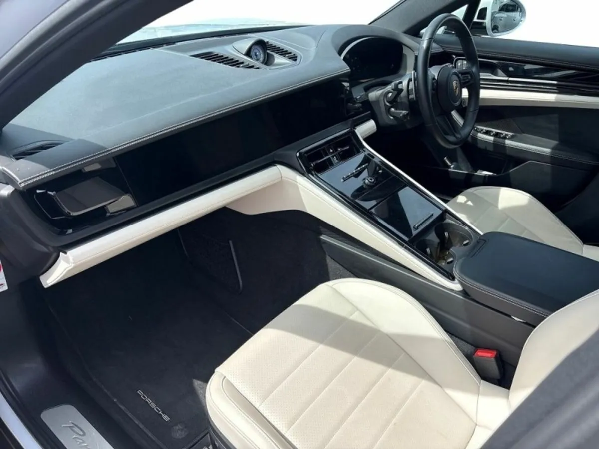 Porsche Panamera Panamera 4 E-Hybrid - Image 4