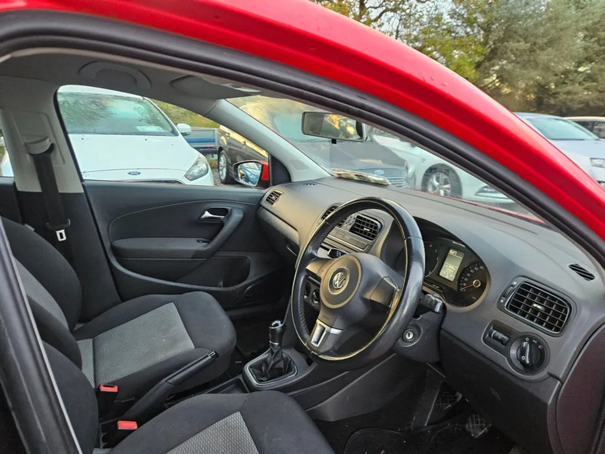 Volkswagen Polo 1.2 M5F 5DR 60HP - Image 3