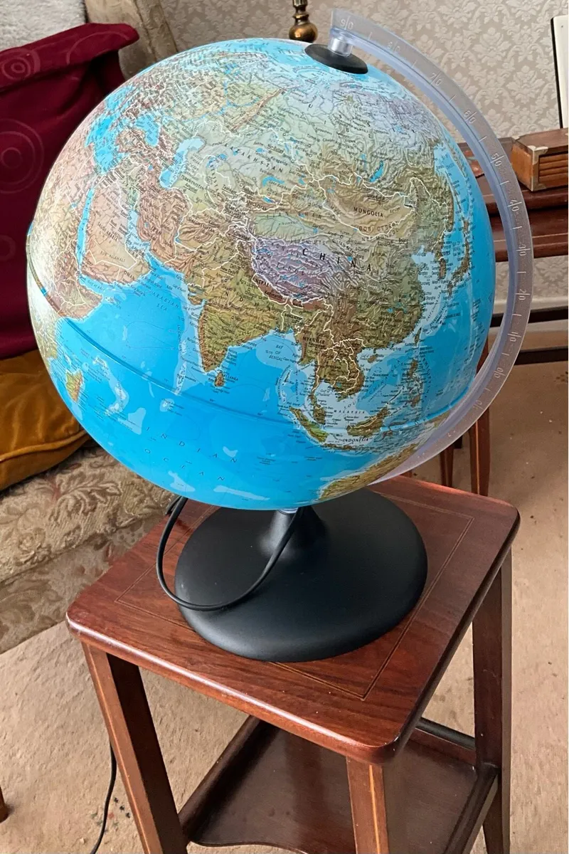 Large Illuminated Rotating Globe - Image 3