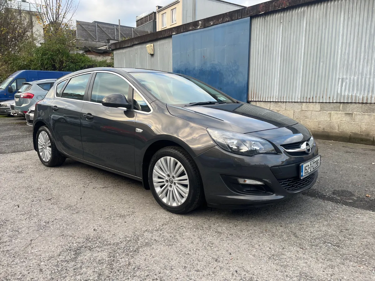 Opel Astra 2015, LOW MILEAGE, FULL SERVICE HISTORY - Image 1