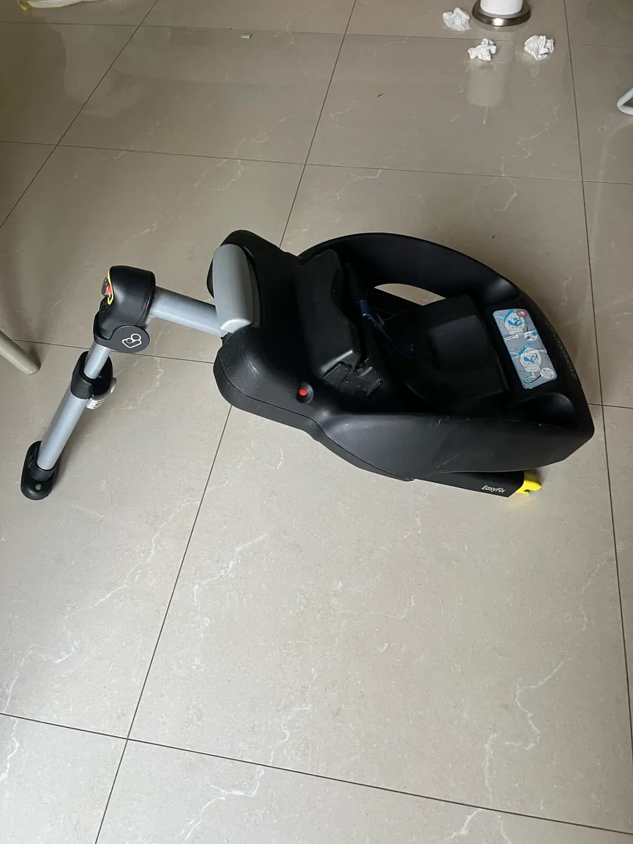 Maxi Cosi CabrioFix base - Image 1