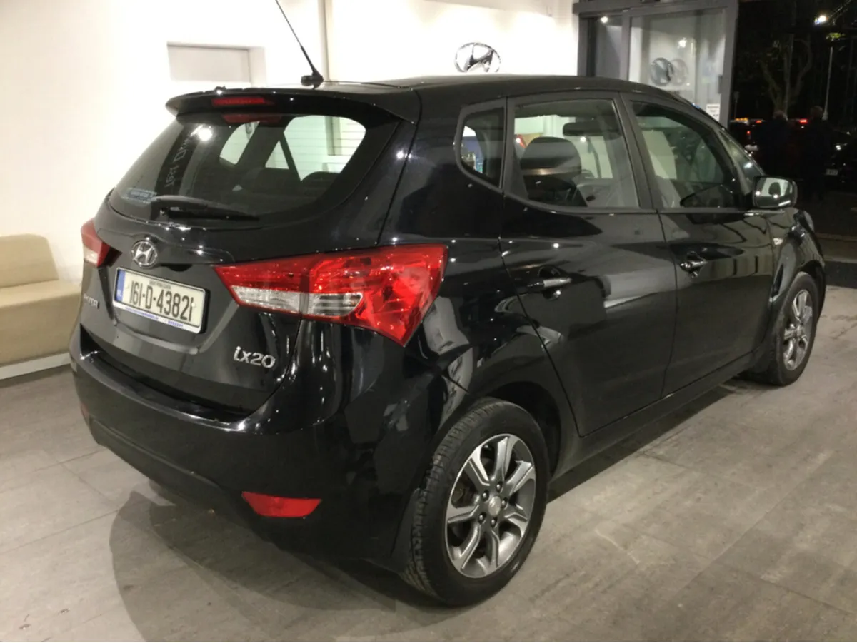 Hyundai ix20 DELUXE AUTOMATIC - Only 44,000 Km - N - Image 2