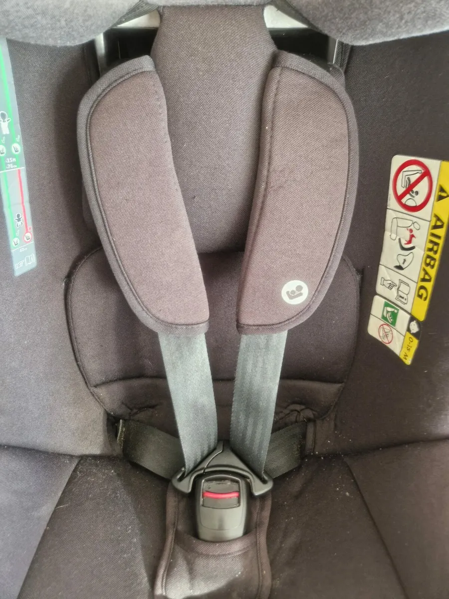 Maxi Cosi 360 carseat - Image 3