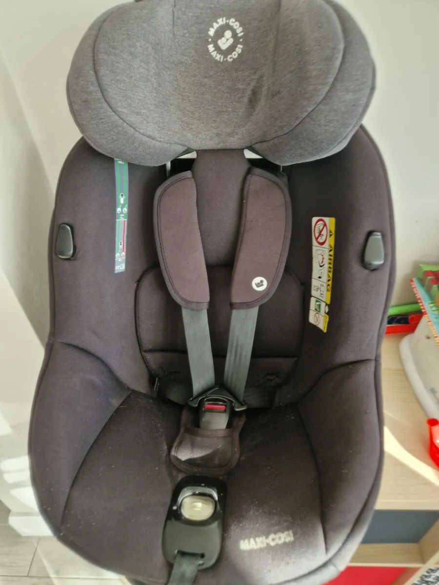 Maxi Cosi 360 carseat - Image 4
