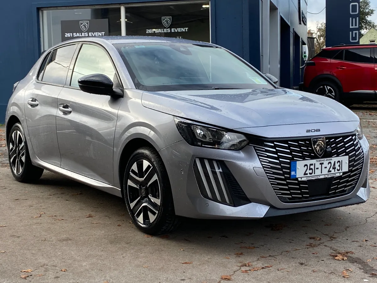 Peugeot 208 1.2 Hybrid 110hp e-DCS6 Allure - Image 1