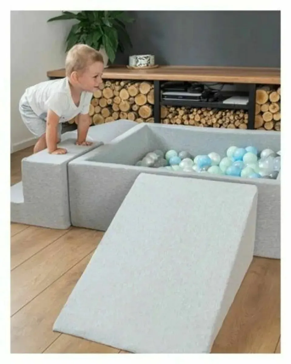 Plastic Ball Pit Balls 100pcs Crush-Proof 6cm Size - Image 3