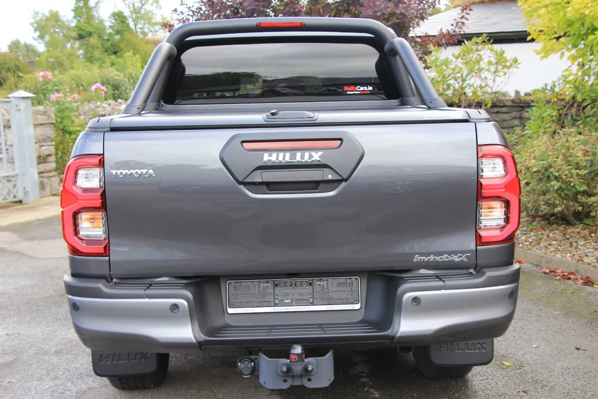 252 Hilux Invincible X * Roll cover and bars inc - Image 4