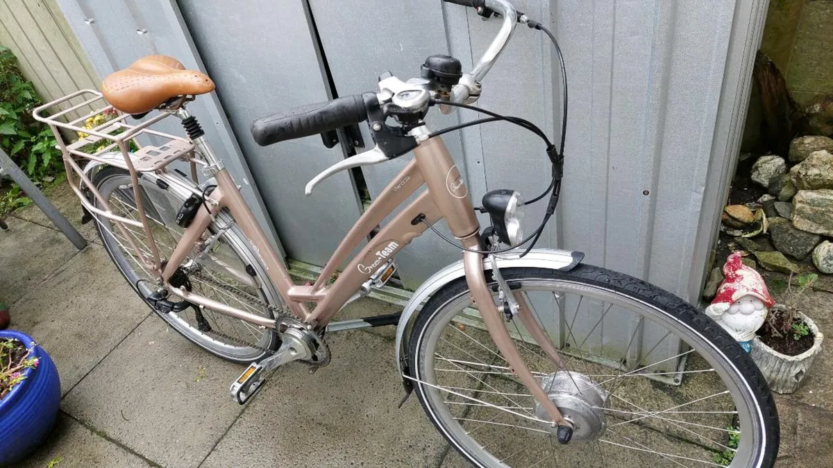 Ladies Low Step Through City Bike - Image 3