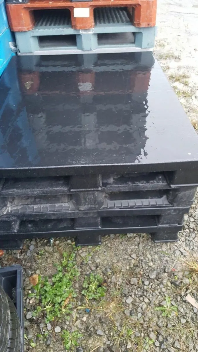 Plastic pallets - Image 2