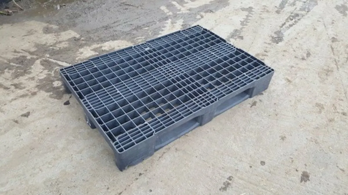 Plastic pallets - Image 3