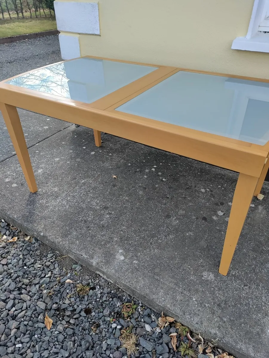 Kitchen table - Image 1