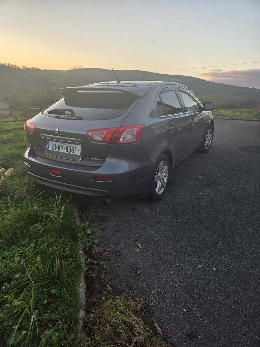 Mitsubishi Lancer 2010 - Image 2