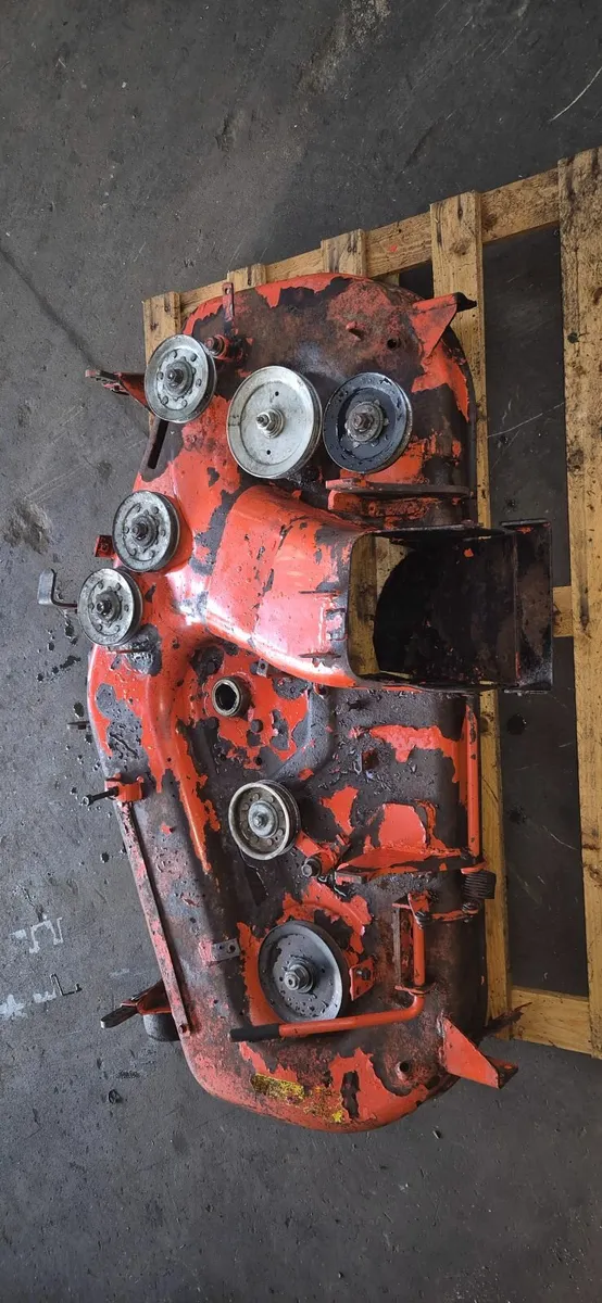 Kubota decks - Image 1