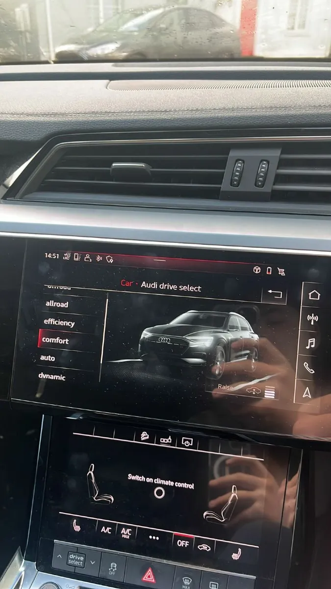 Audi e-tron 2020 - Image 3