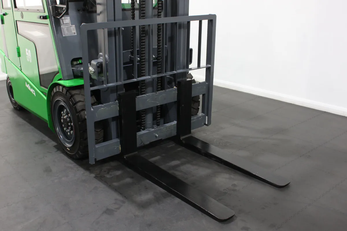 MiMA MK50 Lithium 5 Ton Counter Balance Forklift - Image 3