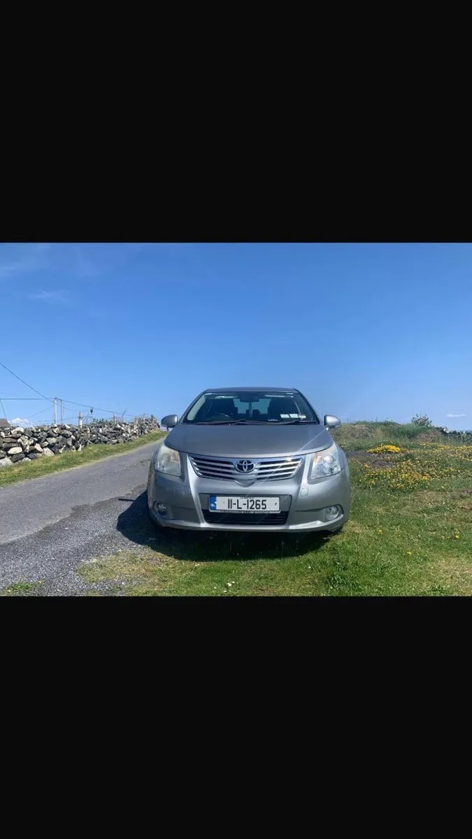 Toyota Avensis 2011 - Image 2