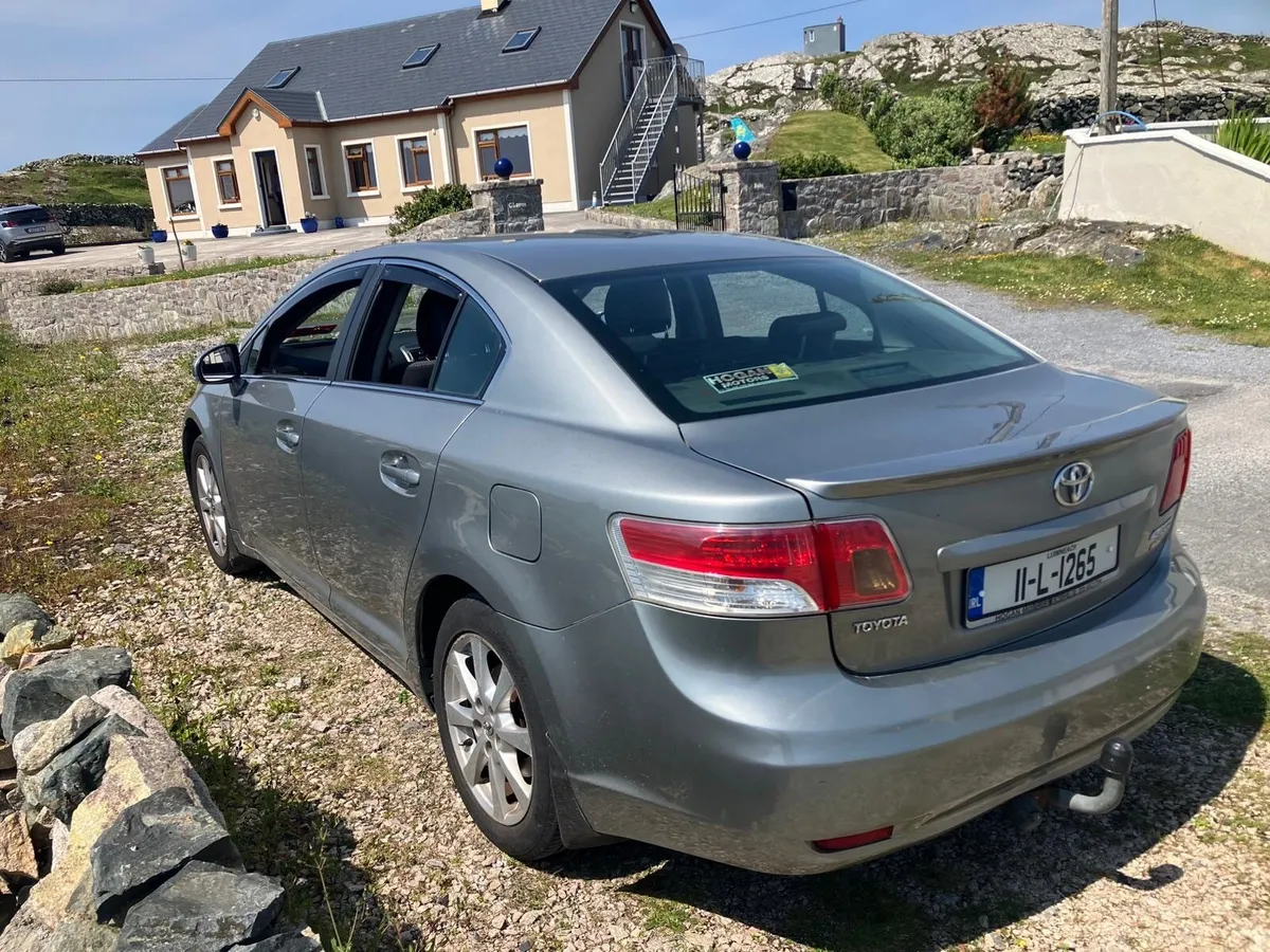Toyota Avensis 2011 - Image 4