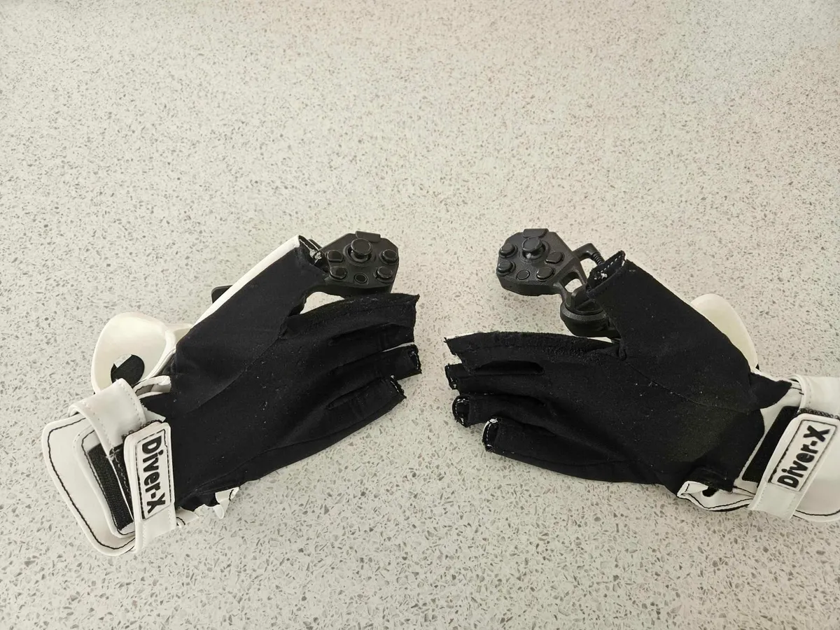VR Diver-x Contact glove 2 - M - Image 4