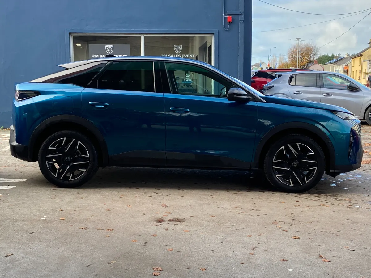 Peugeot 3008 1.2 MHEV 145bhp eDCS6 Allure - Image 2